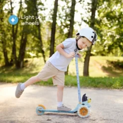 Bluey Light Up Deck 3 Wheeled Scooter -Bluey Deals Store GUEST 38c847af db9b 493c b424 945e25ba8c20